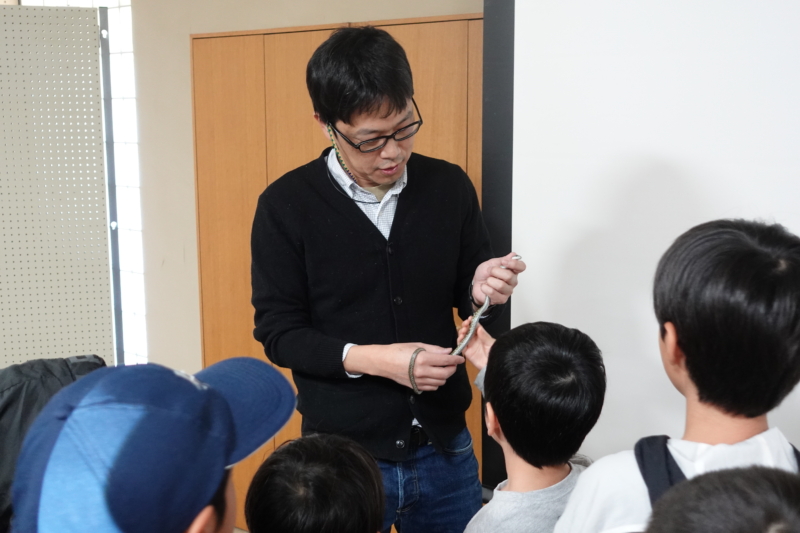小・中・高校生向け体験講座「両生類・は虫類について学ぶ」を開催しました